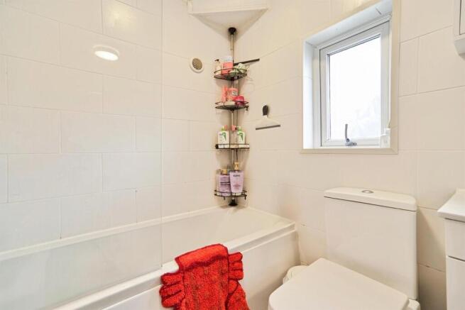 3 bed Semi-Detached for sale Image 10
