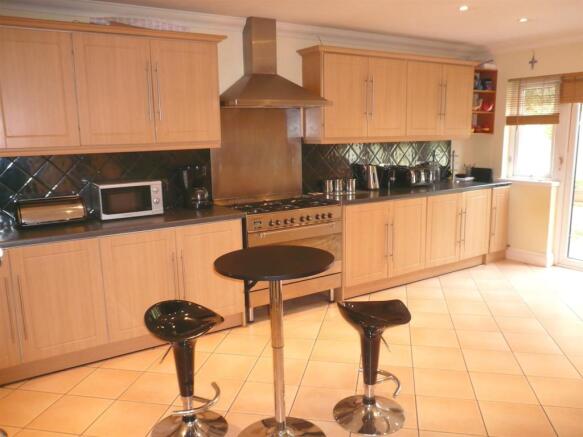 Kitchen/Breakfast Room