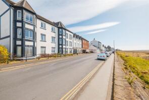 30, Deeside Court, The Parade, Parkgate, Neston CH64 6TX