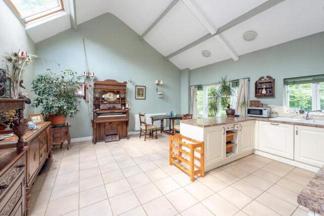 DINING KITCHEN