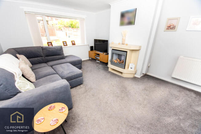 3 bed Semi-Detached for sale Image 4