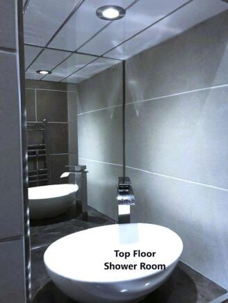 4 bed House to rent Image 5