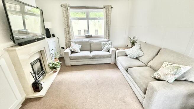 3 bed Semi-Detached for sale Image 5