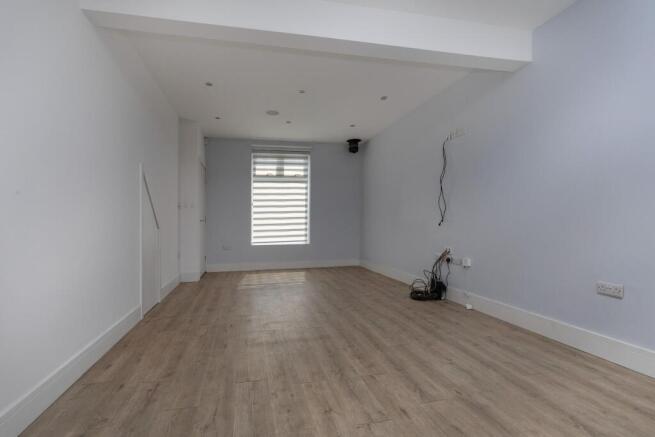 3 bed Terraced to rent Image 10