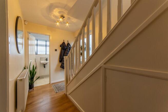 11 Hazel Close-11.jpg