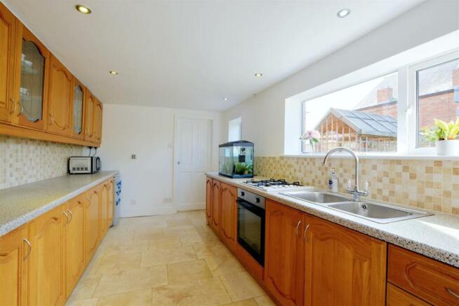 Kitchen_2.jpeg