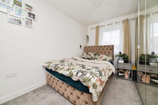3 bed Semi-Detached for sale Image 8