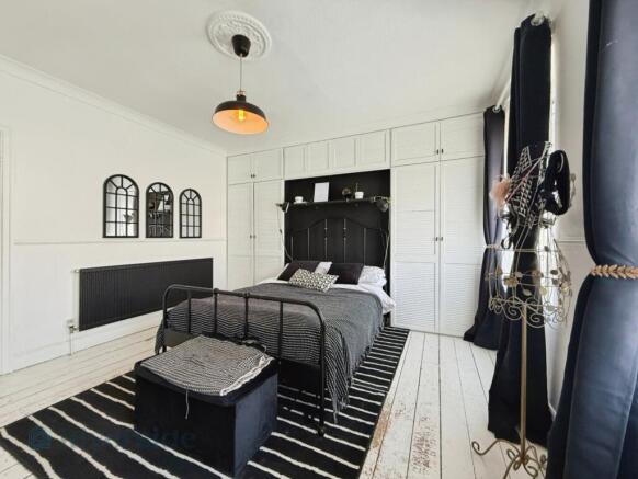 2 bed Terraced for sale Image 8