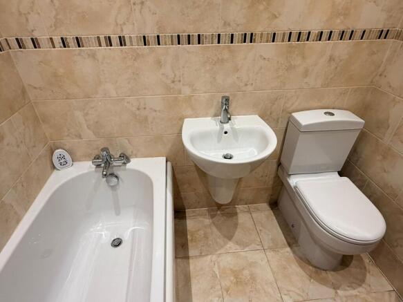 3 bed Town House to rent Image 11