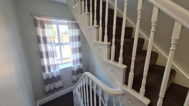 4 bed Terraced to rent Image 10