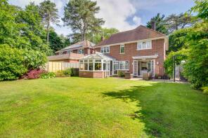 31, Knights Templar Way, High Wycombe HP11 1PX