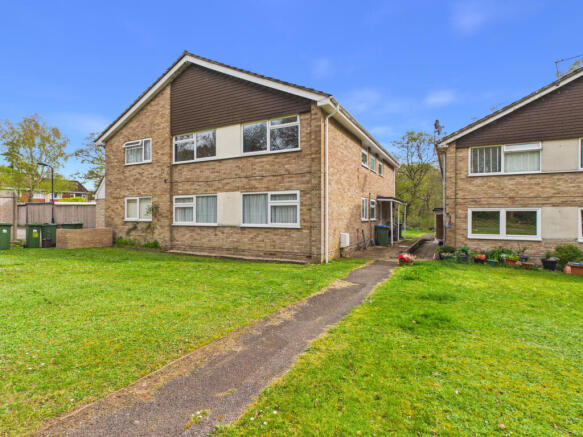 2 Bedroom Maisonette for Sale