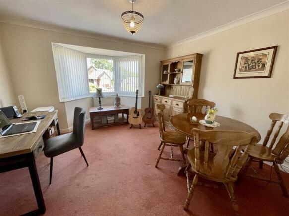 Dining Room/Bedroom 4
