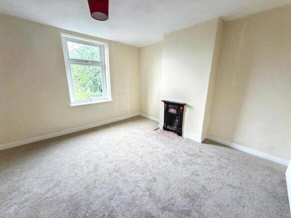 2 bed Terraced for sale Image 6