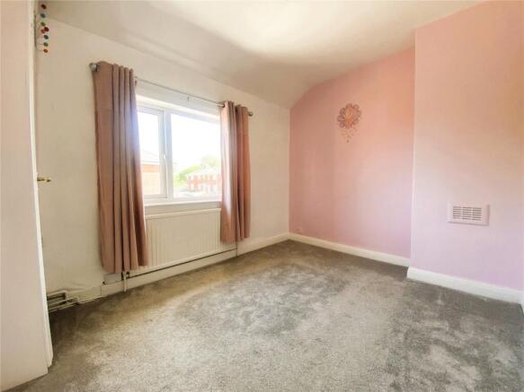 3 bed Semi-Detached to rent Image 5