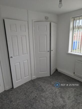Bed 2 Fitted Wardrobes New Carpet