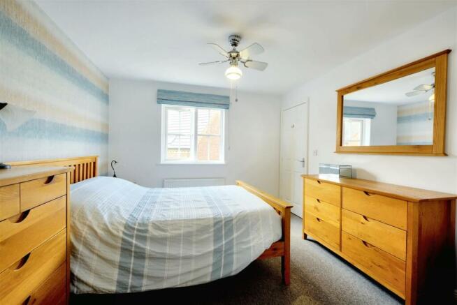 Bedroom 1_2.jpeg