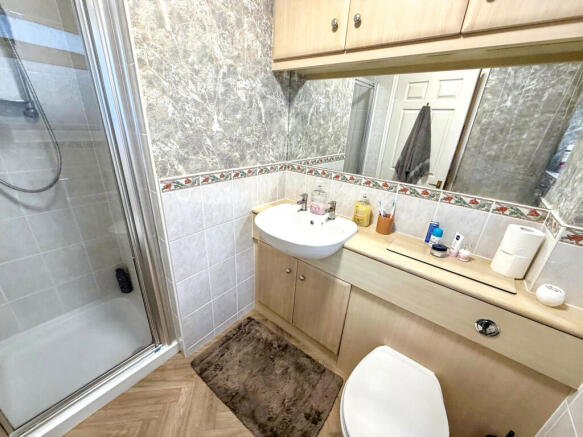 4 bed Detached for sale Image 12
