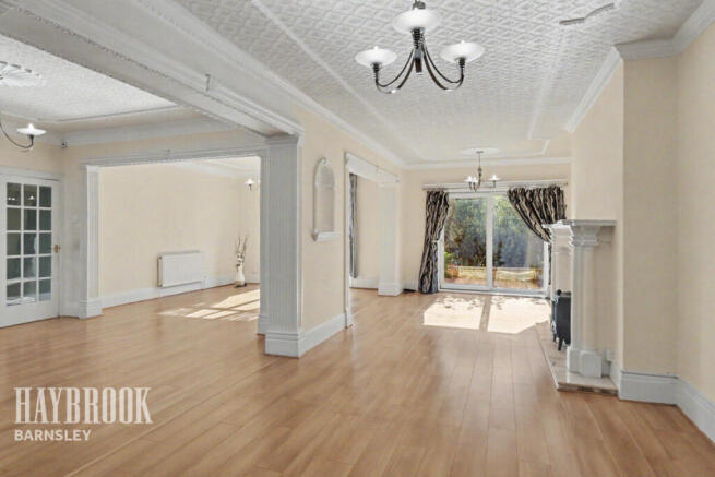 4 bed Detached for sale Image 11