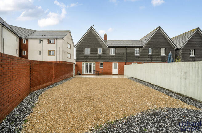 24595ce493934089882174df34cf6119