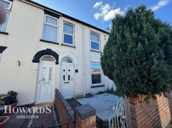 3-bed terraced on Olive Road, Great Yarmouth, £120,000