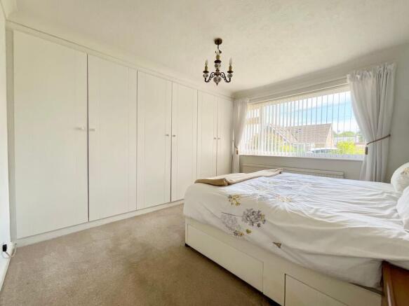 3 bed Semi-Detached Bungalow for sale Image 7