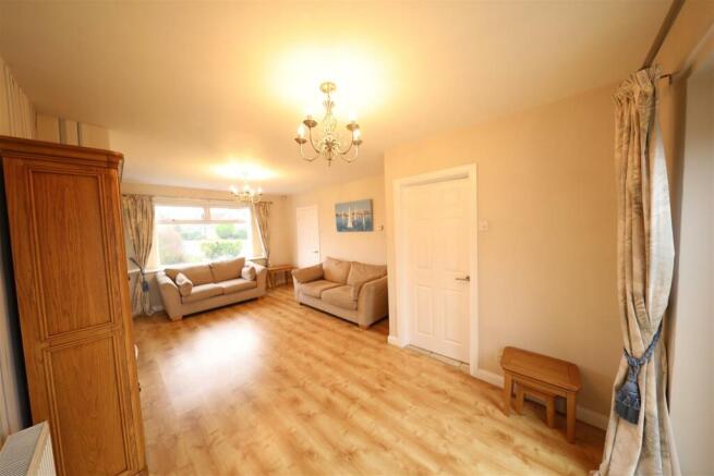 Open plan living/dining room