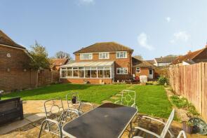 1, Moat End, Aylesbury Road, Aylesbury HP22 5DW