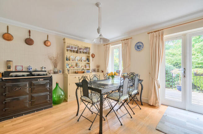 1364753-8-68ed0c0...