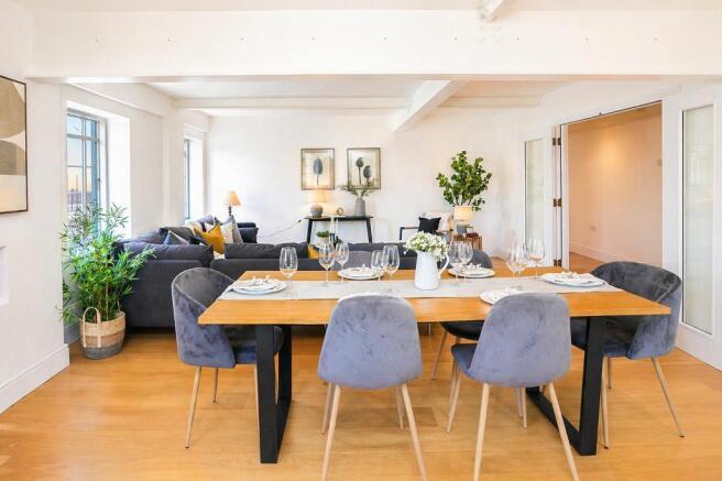 Sitting room with dining area