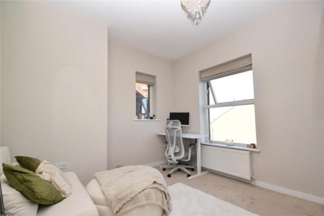 2 bed End of Terrace to rent Image 7