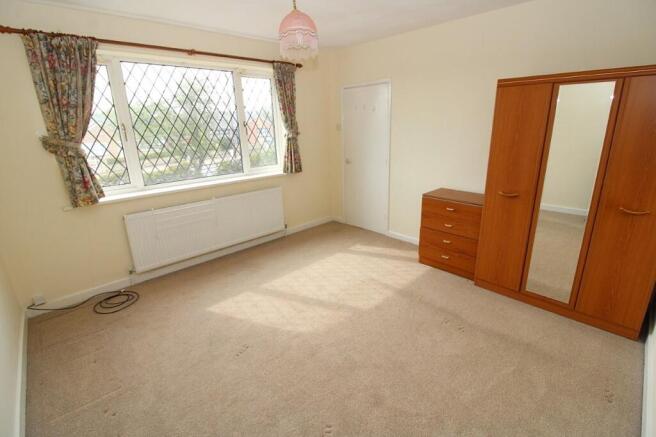 4 bed Bungalow for sale Image 7