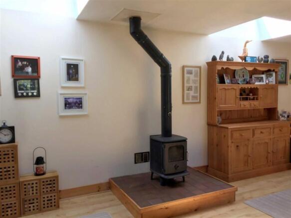 LIVING ROOM/DINING AREA