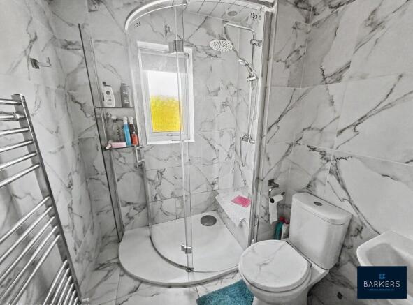 3 bed Town House for sale Image 9