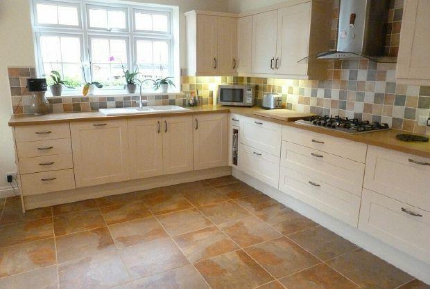Kitchen/Breakfast Ro