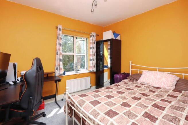 6 bed Detached for sale Image 12