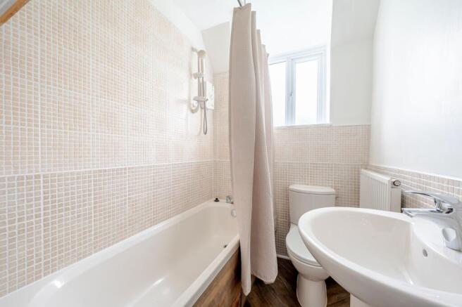 2 bed Flat for sale Image 12