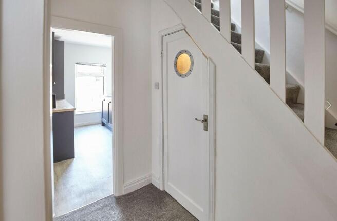 2 bed Maisonette to rent Image 5