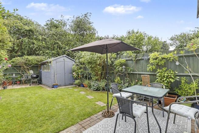 Middlesborough Close, Stevenage photo 4