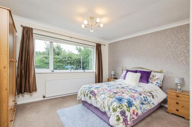 3 bed Detached Bungalow for sale Image 11