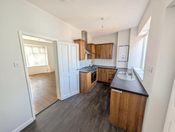 3 bed Terraced for sale Image 5