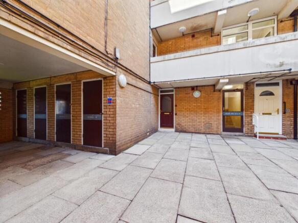 2 bed Apartment for sale Image 10