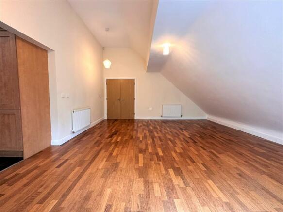 LOUNGE DINING ROOM