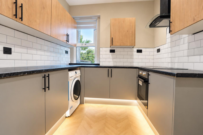 39 Kitchen 2.png