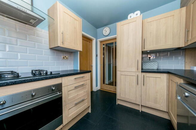 4 bed Semi-Detached Bungalow for sale Image 9