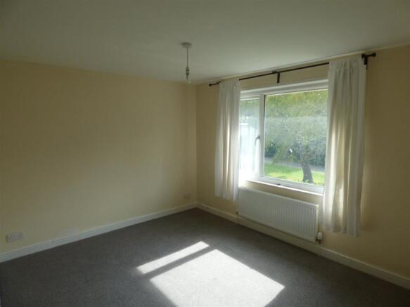 Bedroom 1.JPG