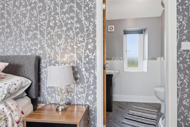 3 bed Semi-Detached for sale Image 9