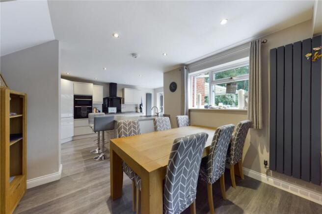 Kitchen/ Dining Area