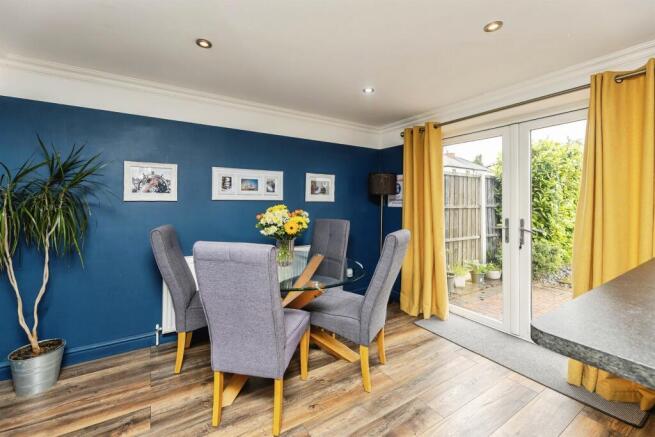 3 bed Semi-Detached for sale Image 4