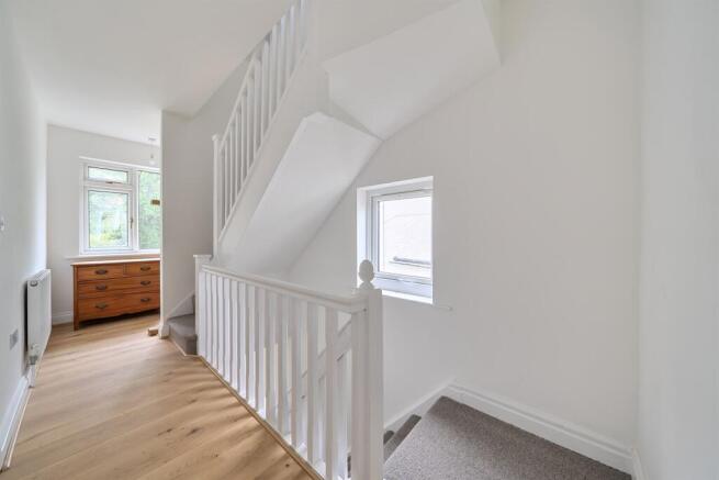3 bed Semi-Detached for sale Image 11